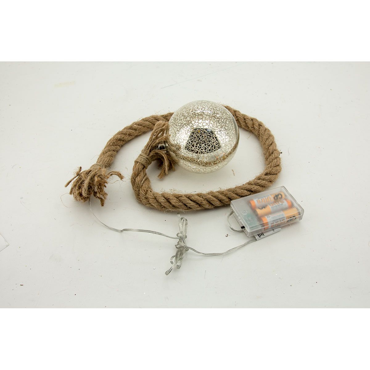 DEKORATIVNI UKRAS KUGLA SA LED SVETLOM 10CM 485681